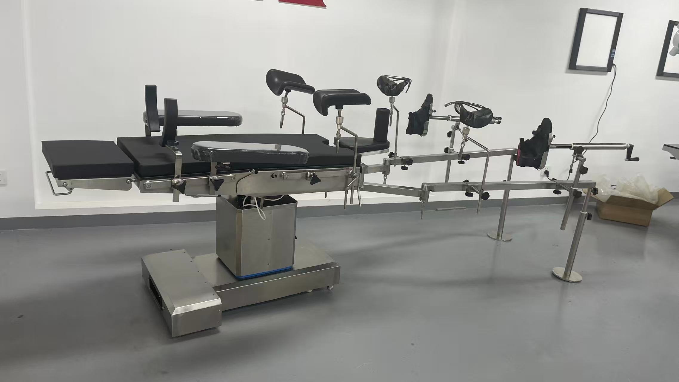 SXD8804-A Electric Operating Table Manufacturer Supplier Orthopedic Radiolucent X-RAY C-ARM Electric Operating Table With Hanging Traction Frame Set