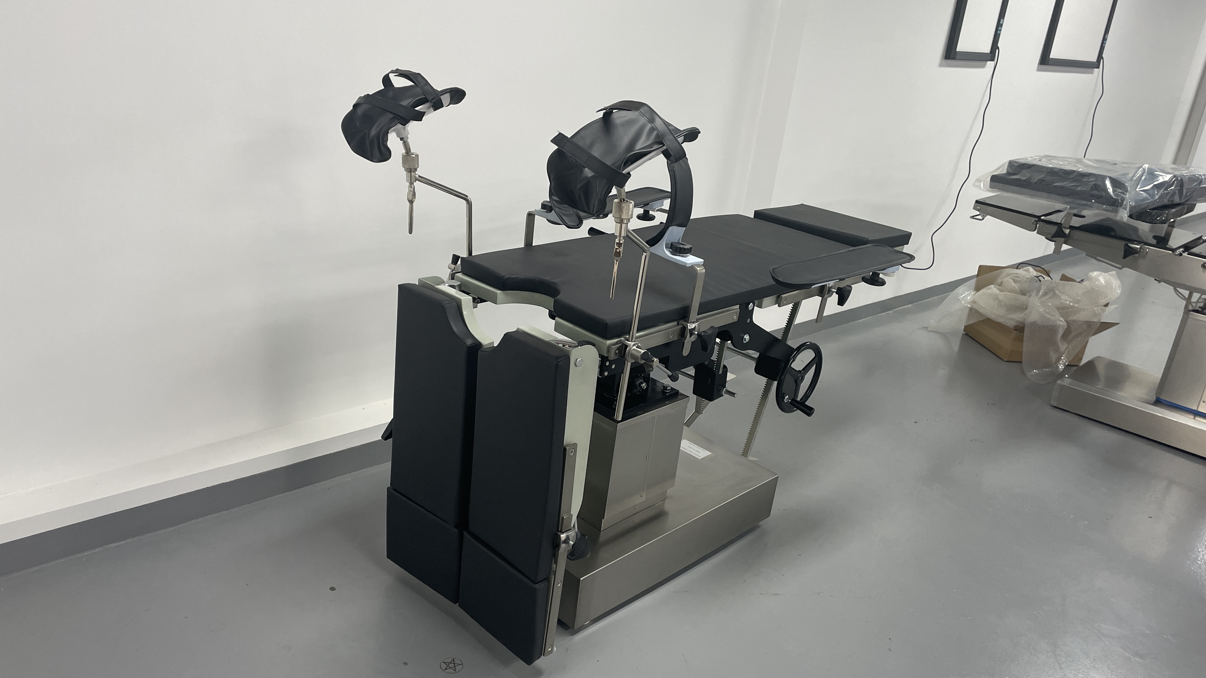 3001 Multi Purpose Mechanical Operation Bed Split Separate Leg Plate Manual Hydraulic Operating Table