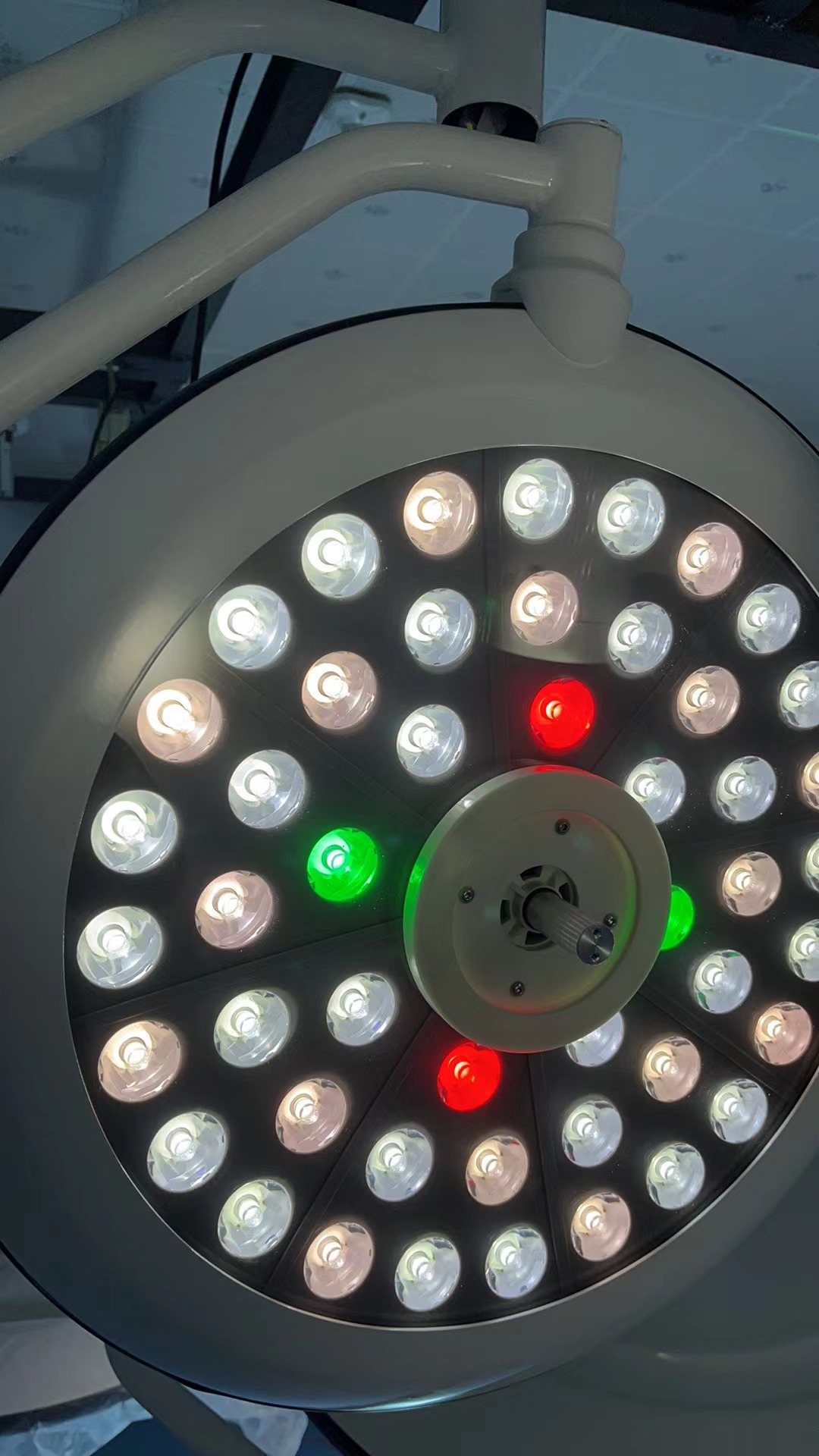 Ceiling Mounted VET Led Operating Light With LCD Control Panel