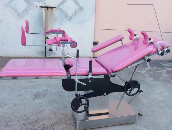 High Quality Multi Functional Delivery Bed With Stirrups Manual Hydraulic Gynecological Operating Table