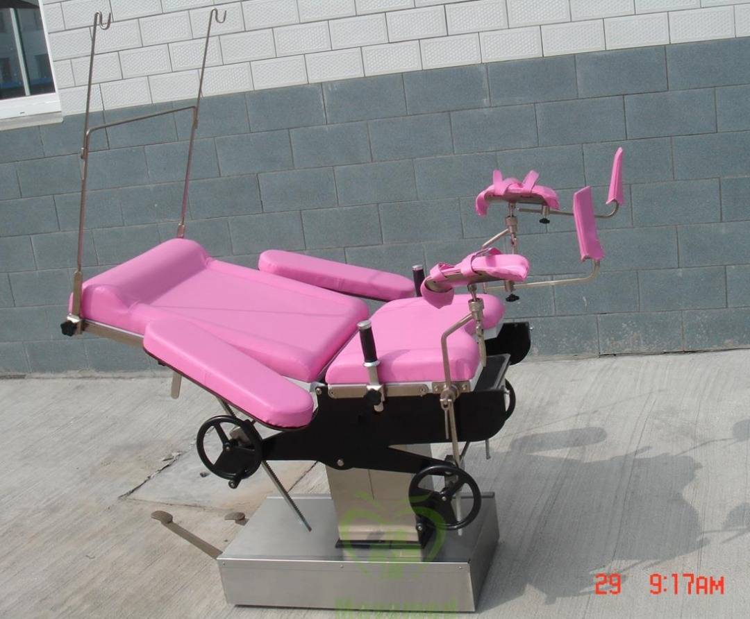 Multi Function Obstetric Delivery Beds Gynaecological Examination Bed With Stirrups