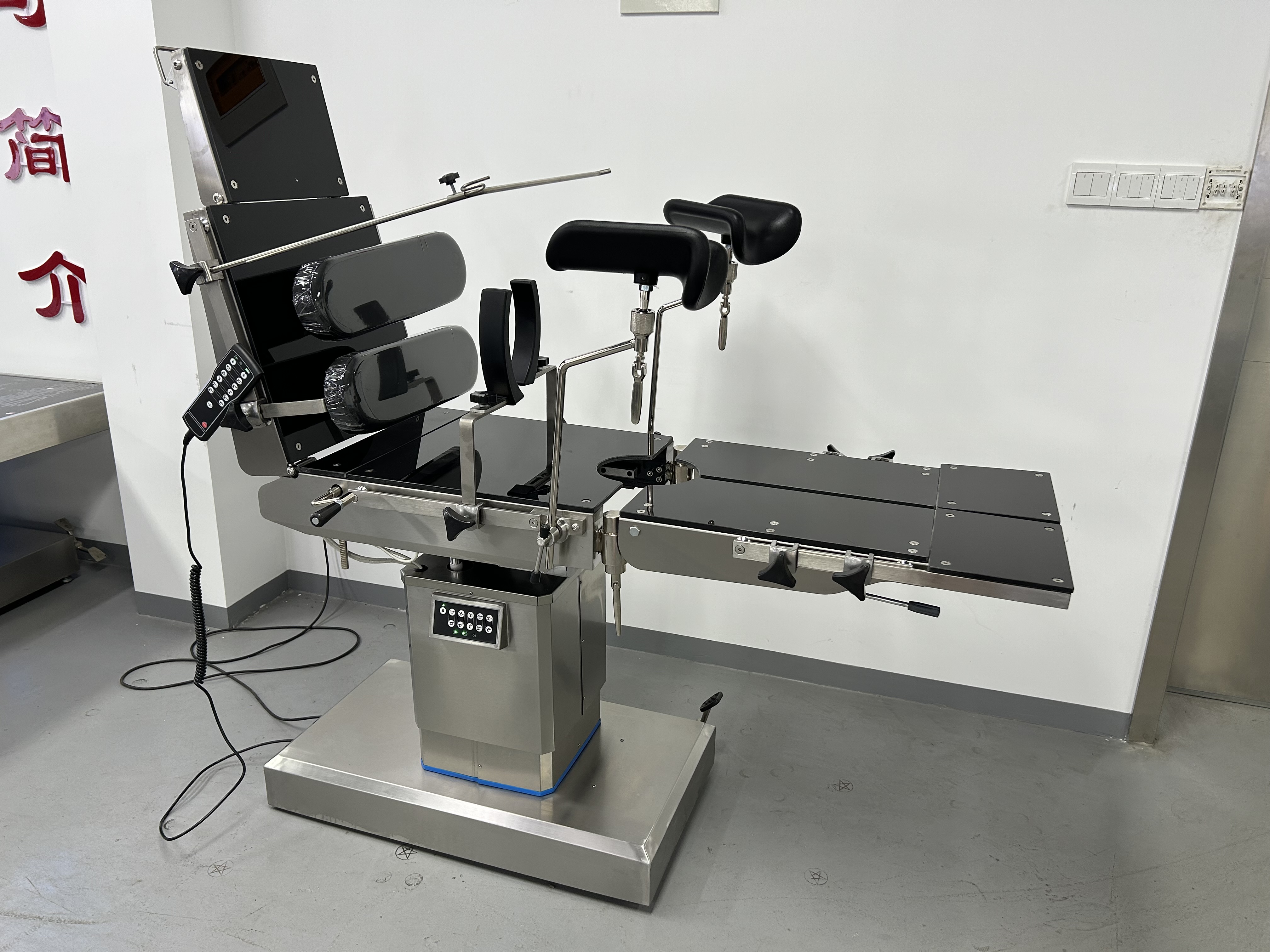 SXD8801-A Two Controls Electric Operating Table Manufacturer Supplier Dual Controls Universal Electric Surgical Table With Battery