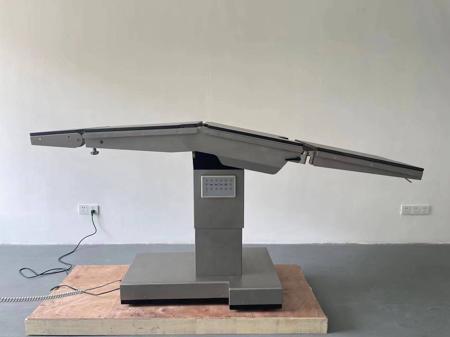 High Level Two Controls Electric Operating Table Flex/refelx C-arm Radiolucent Electric Operating Table With Battery