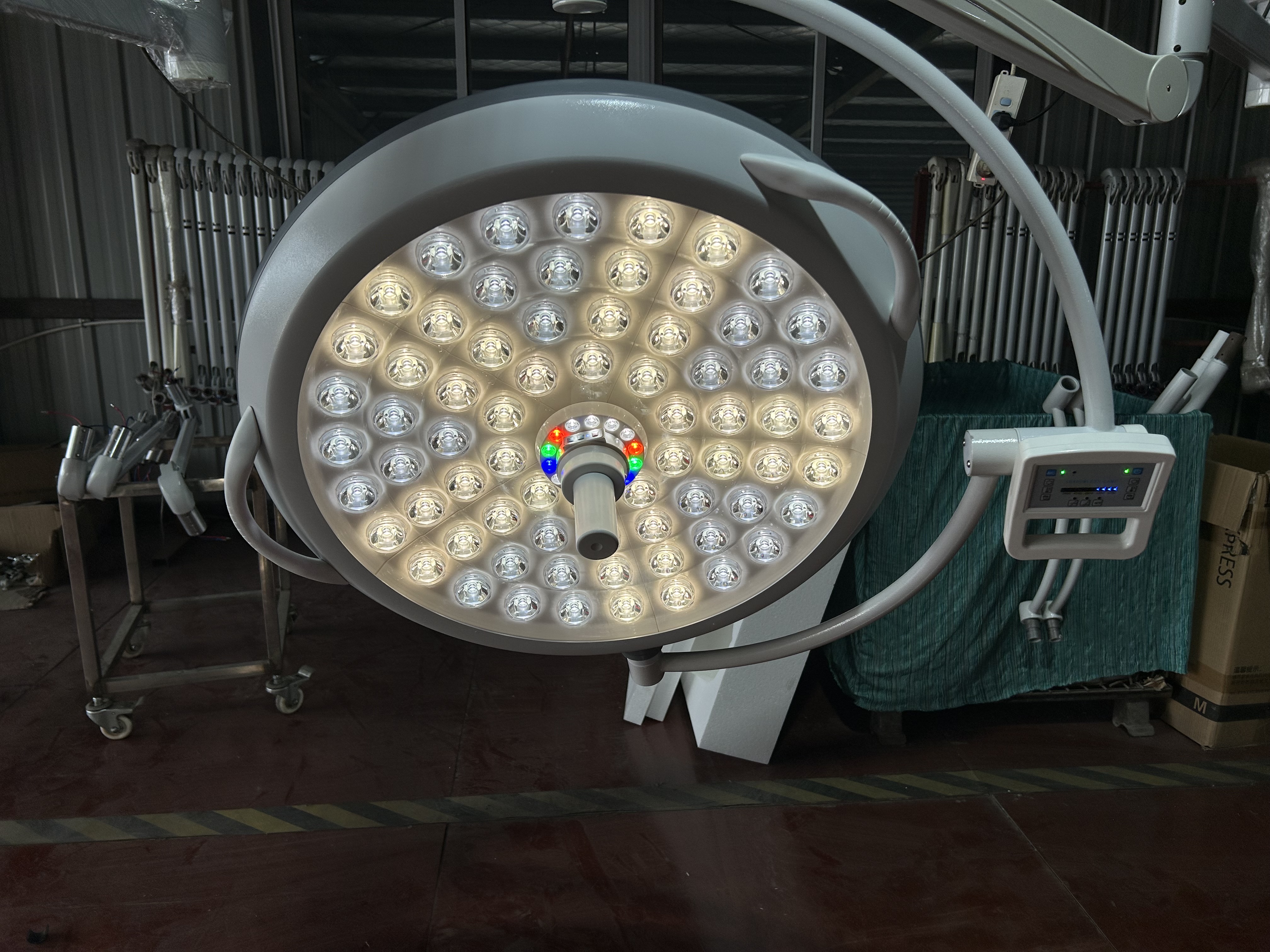 Color Led Two Controls System Ceiling Shadowless Lamp Operating Light Manufacturer