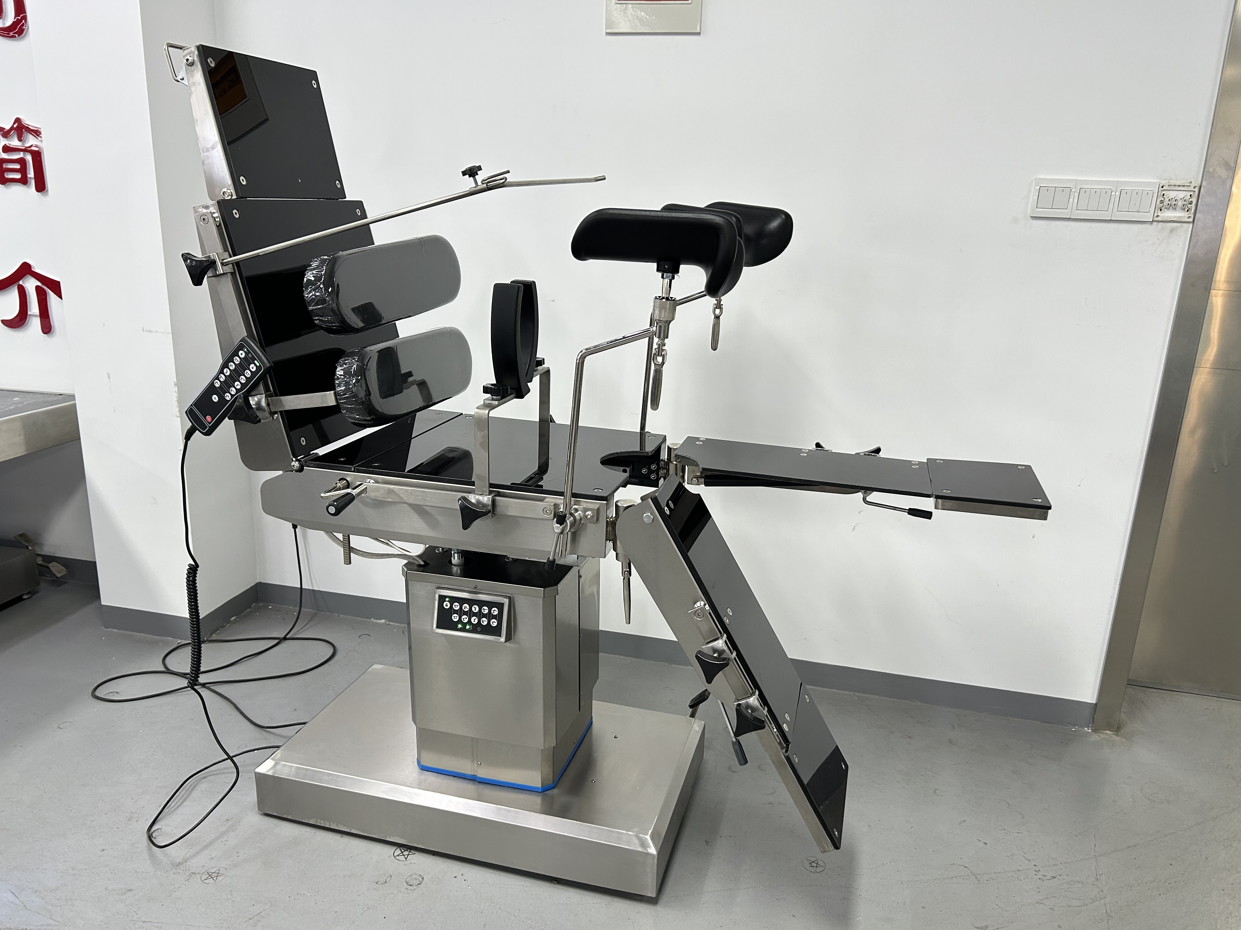 SXD8801-A Two Controls Electric Operating Table Manufacturer Supplier Dual Controls Universal Electric Surgical Table With Battery