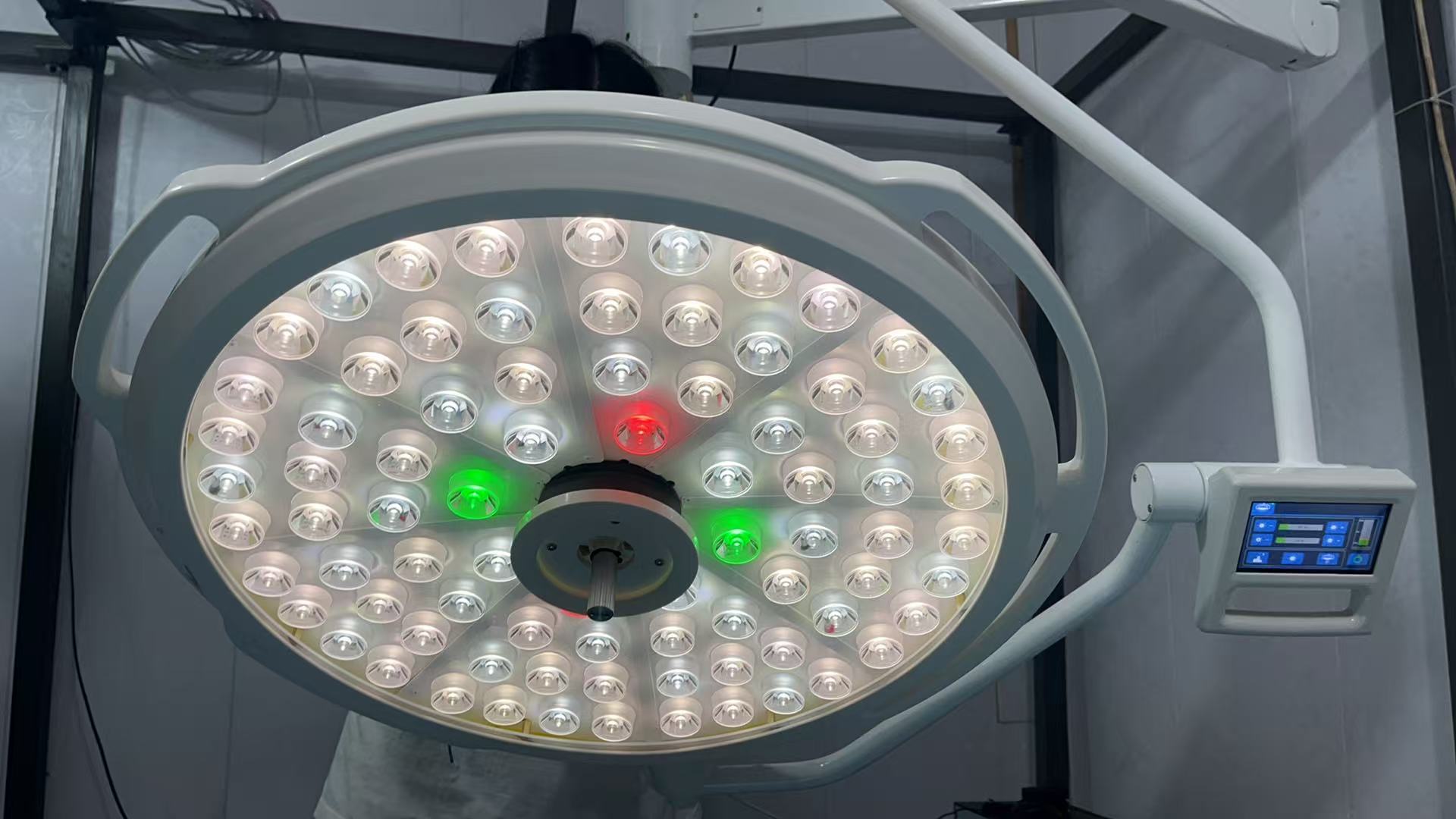 700mm Ceiling Mounted 1 Arm Led Operating Light Shadowless Operating Lamp With Touchable Panel