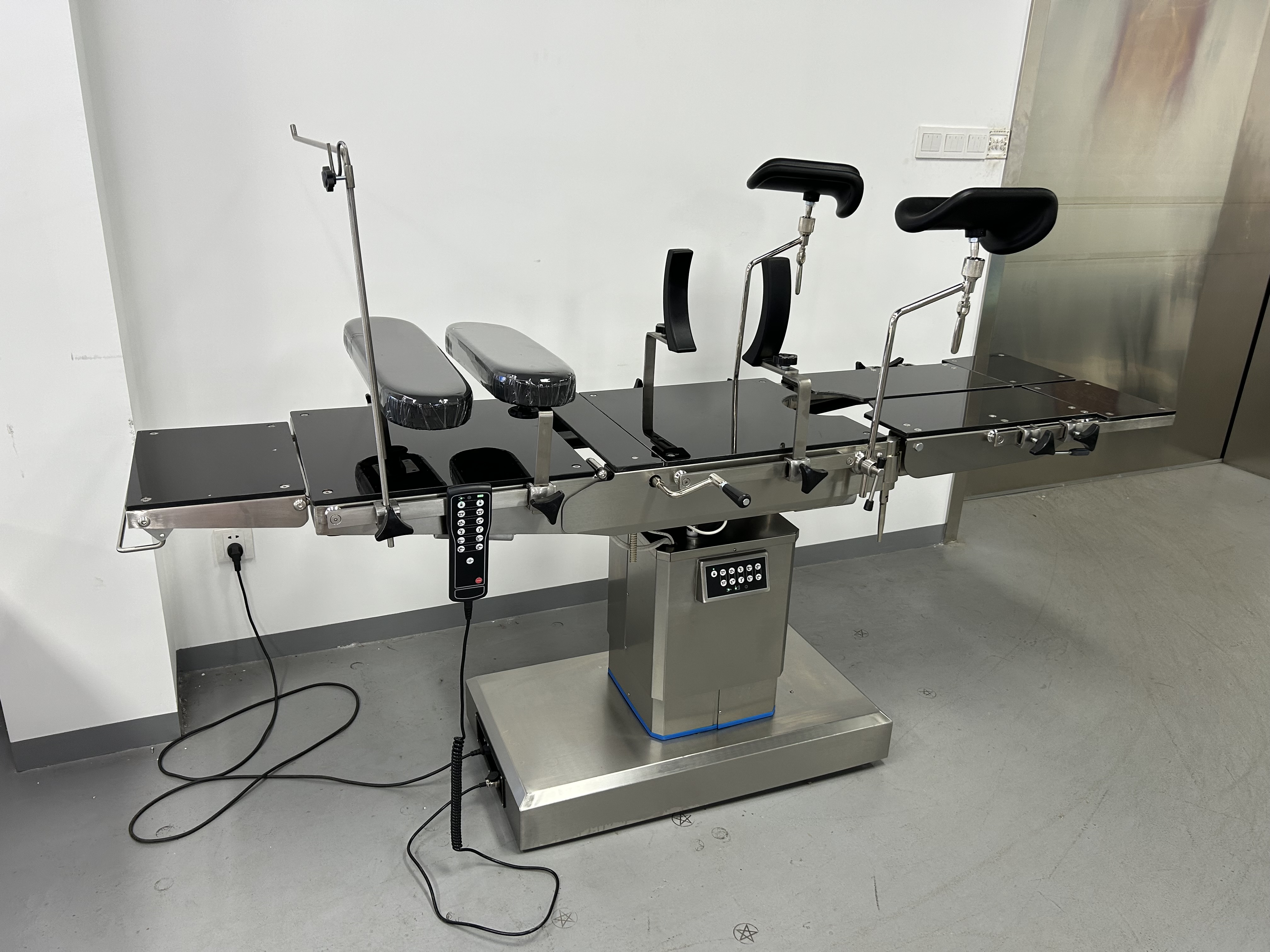SXD8801-A Two Controls Electric Operating Table Manufacturer Supplier Dual Controls Universal Electric Surgical Table With Battery