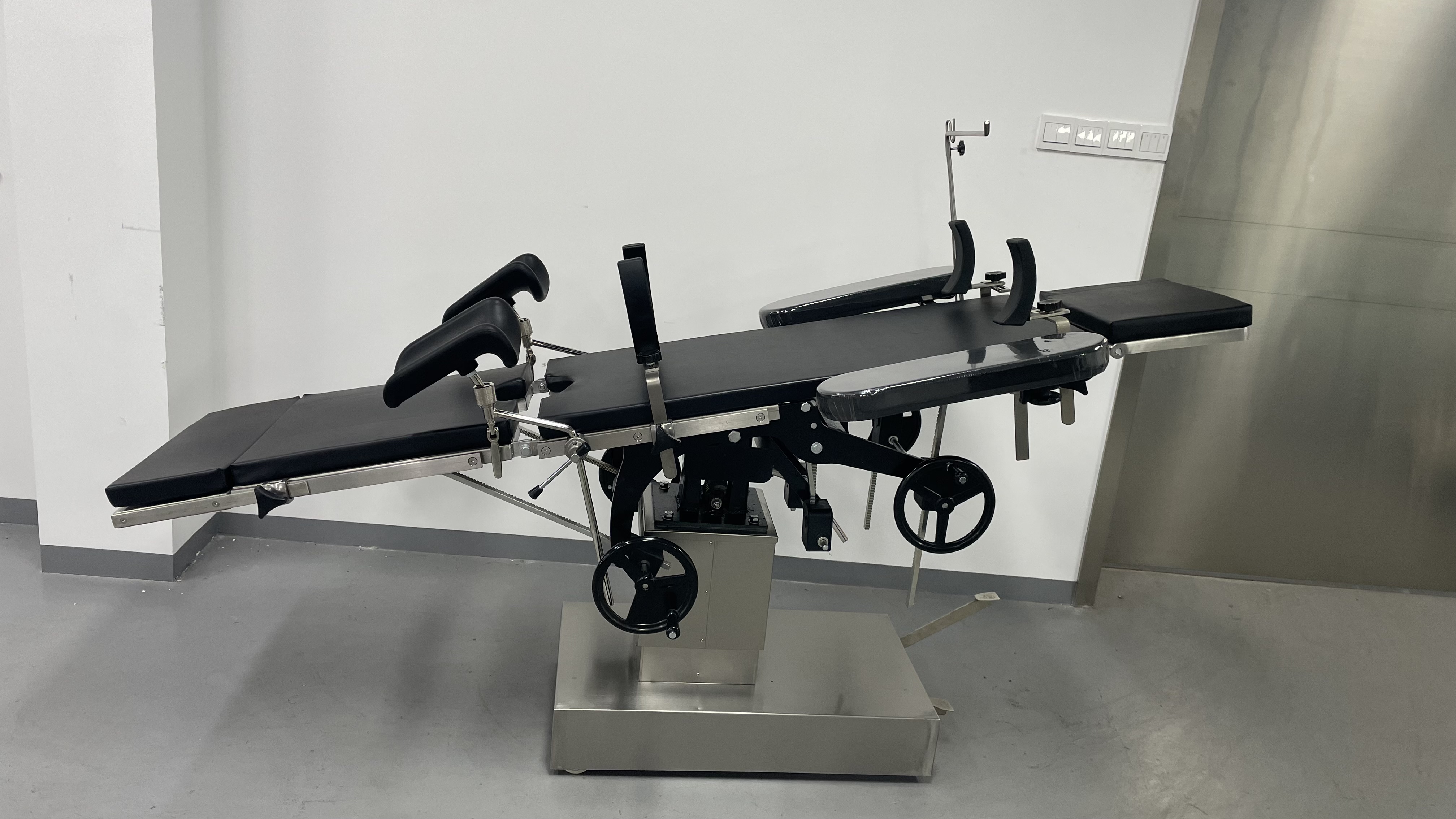 SXS3001-I Manual Hydraulic Operating Table Mechanical Hydraulic Surgery Table Adjustable OT Table Manufacturer