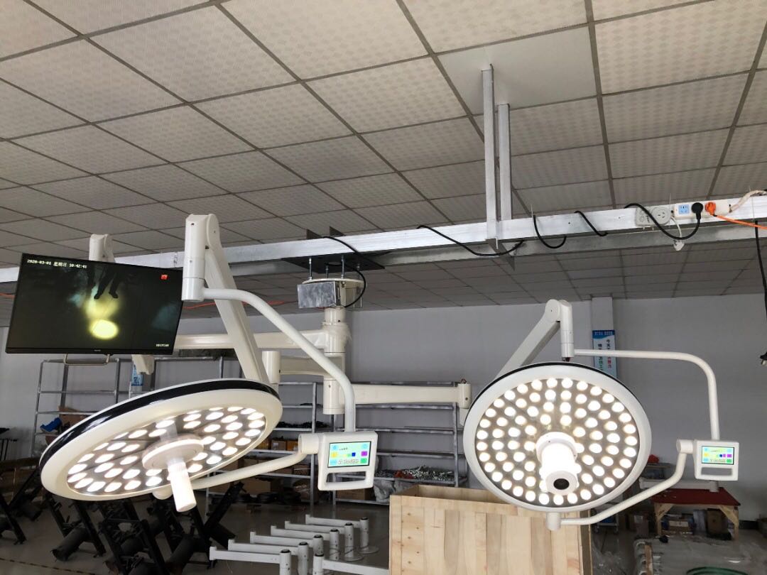 3 Arms Ceiling Mounted Led Colored Surgical Lamp Operating Room Lights With Camera And Monitor