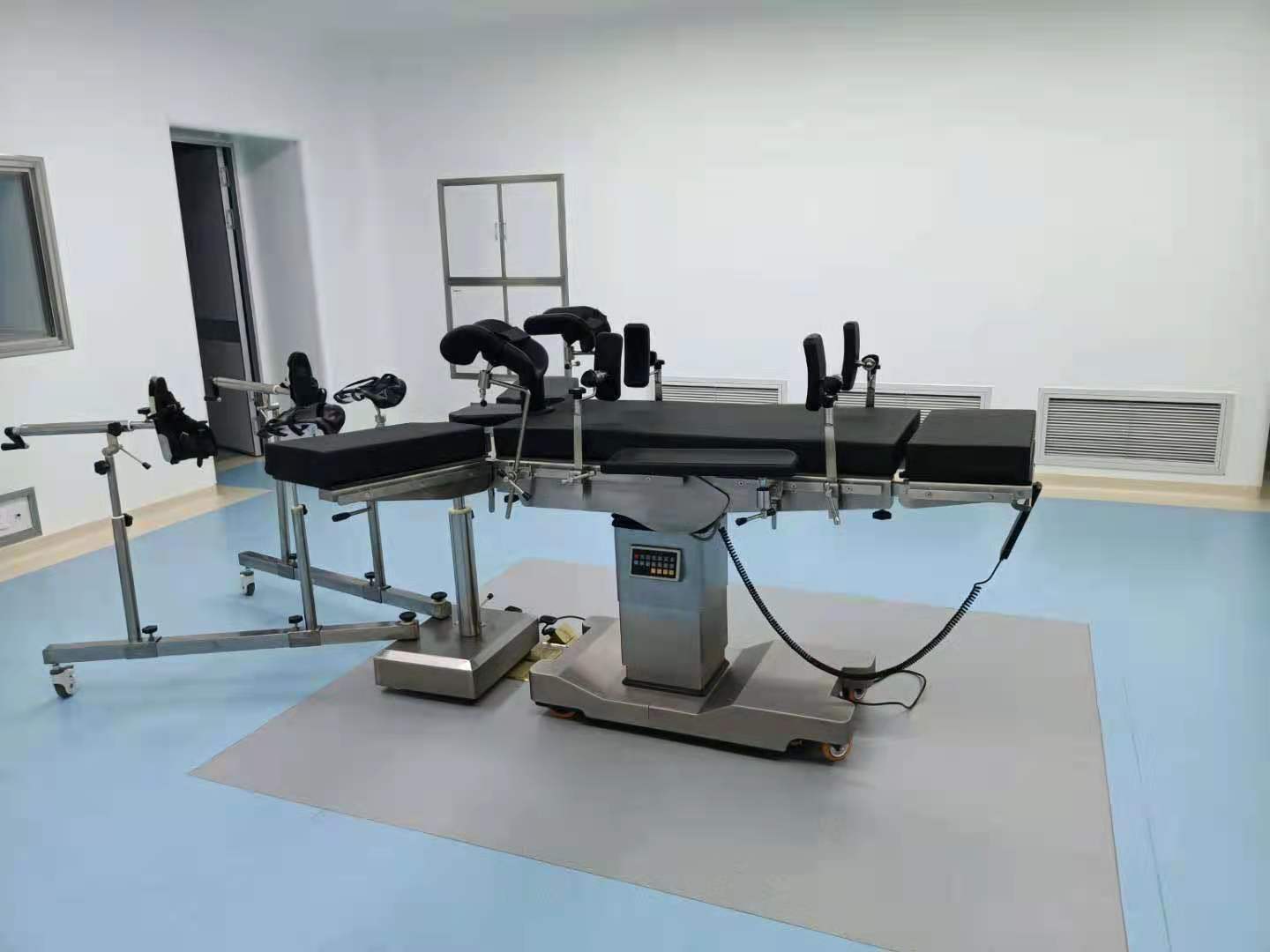 SXD8804-A Electric Operating Table Manufacturer Supplier Universal Orthopedic Radiolucent X-RAY C-ARM Electric Operating Table With Floor Mobile Traction Frame Set