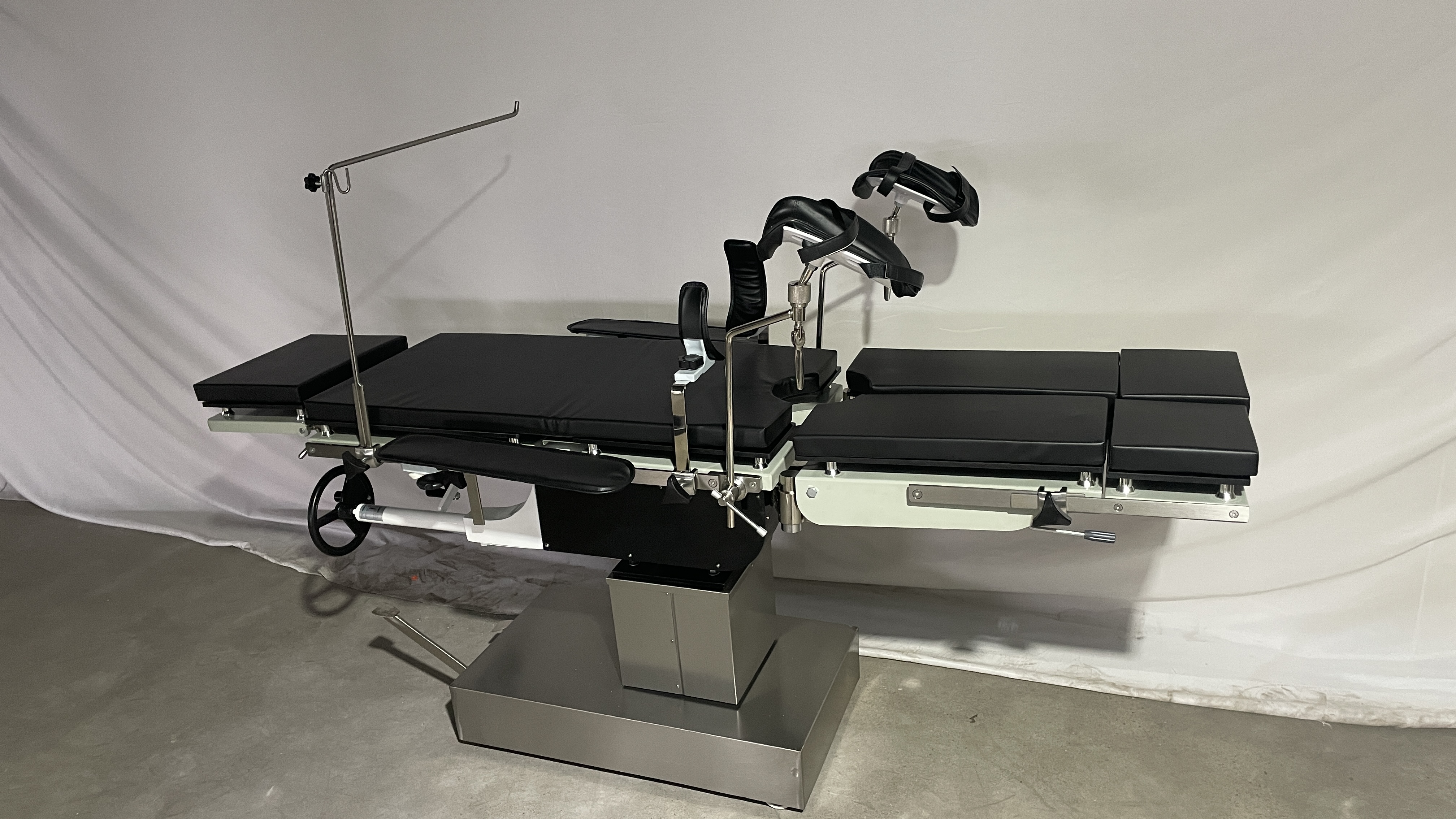 Head Controlled 3008 Operating Table Radiolucent Manual Theatre Operation Table Compatible X-Ray Hydraulic Operating Table
