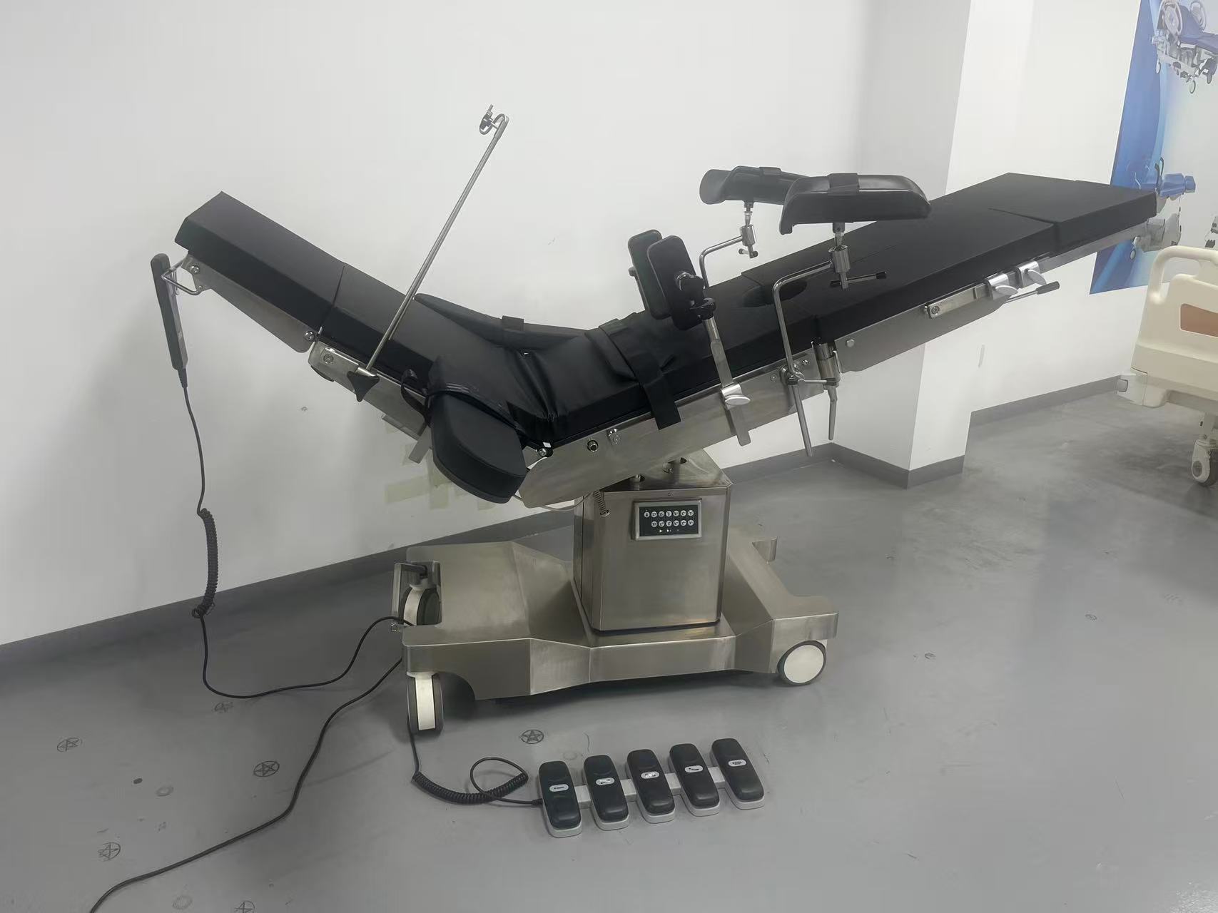 SXD8801-A Three Controls Electric Operating Table Manufacturer Universal With flex/reflex Function